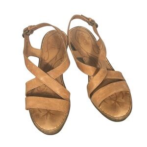 Born Tan Leather Strap Wedge Platform Sandal Comfort Shoe Sz 9